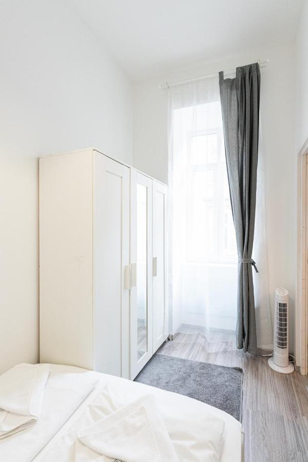 King Seventeen Homes Budapeste Exterior foto